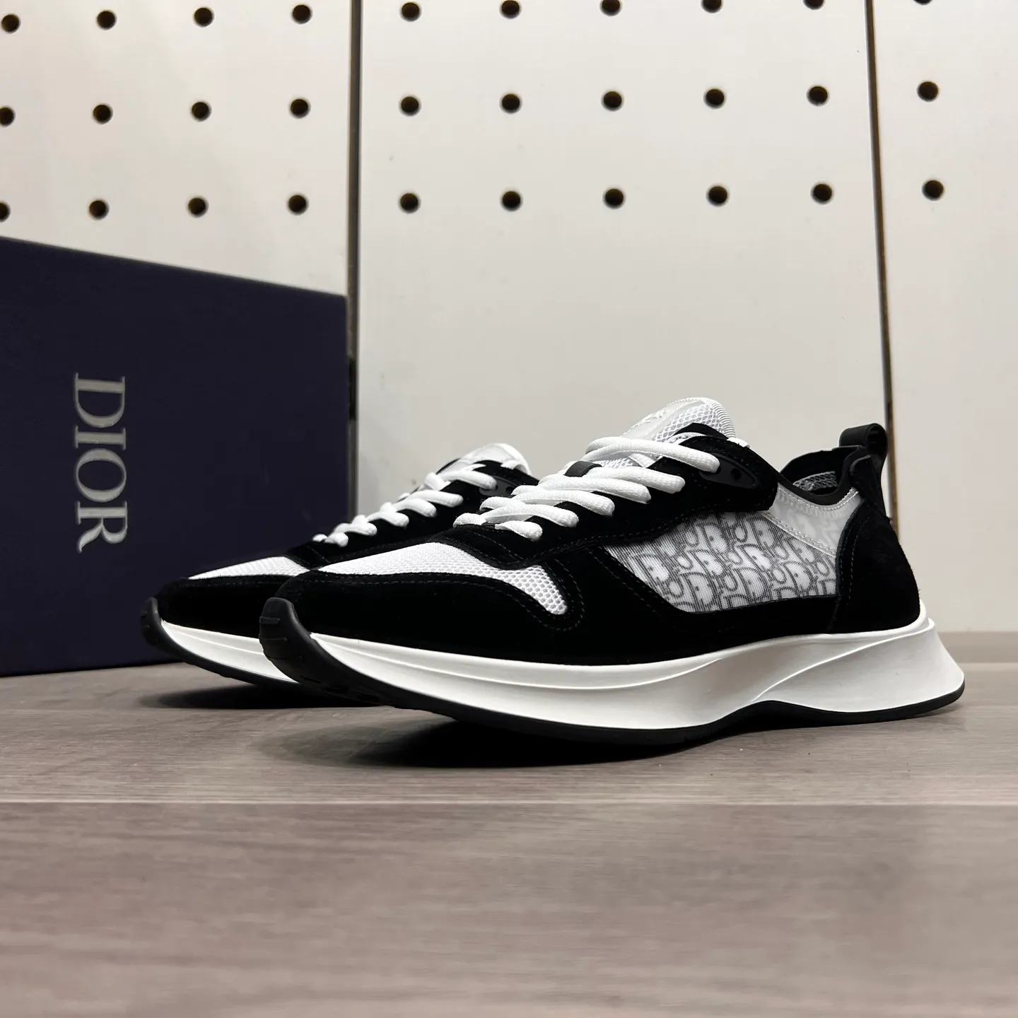 Men's Men's Shoes 💰: 380💰《Dior》The latest and most popular casual shoes, top brand [seduce] luxury~purchase, top~quality. [Strong] The upper is made of imported breathable cowhide with material ➕ breathable sheepskin feet (•) and fine workmanship. Original stylish and stylish soft rubber wear-resistant foreskin outsole, light and comfortable on the foot, size: 38-44, (customized 45, 46), four colors available